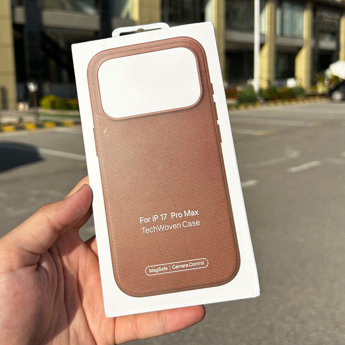 iPhone 17 Pro Max best case comparison Roman Urdu Pakistan