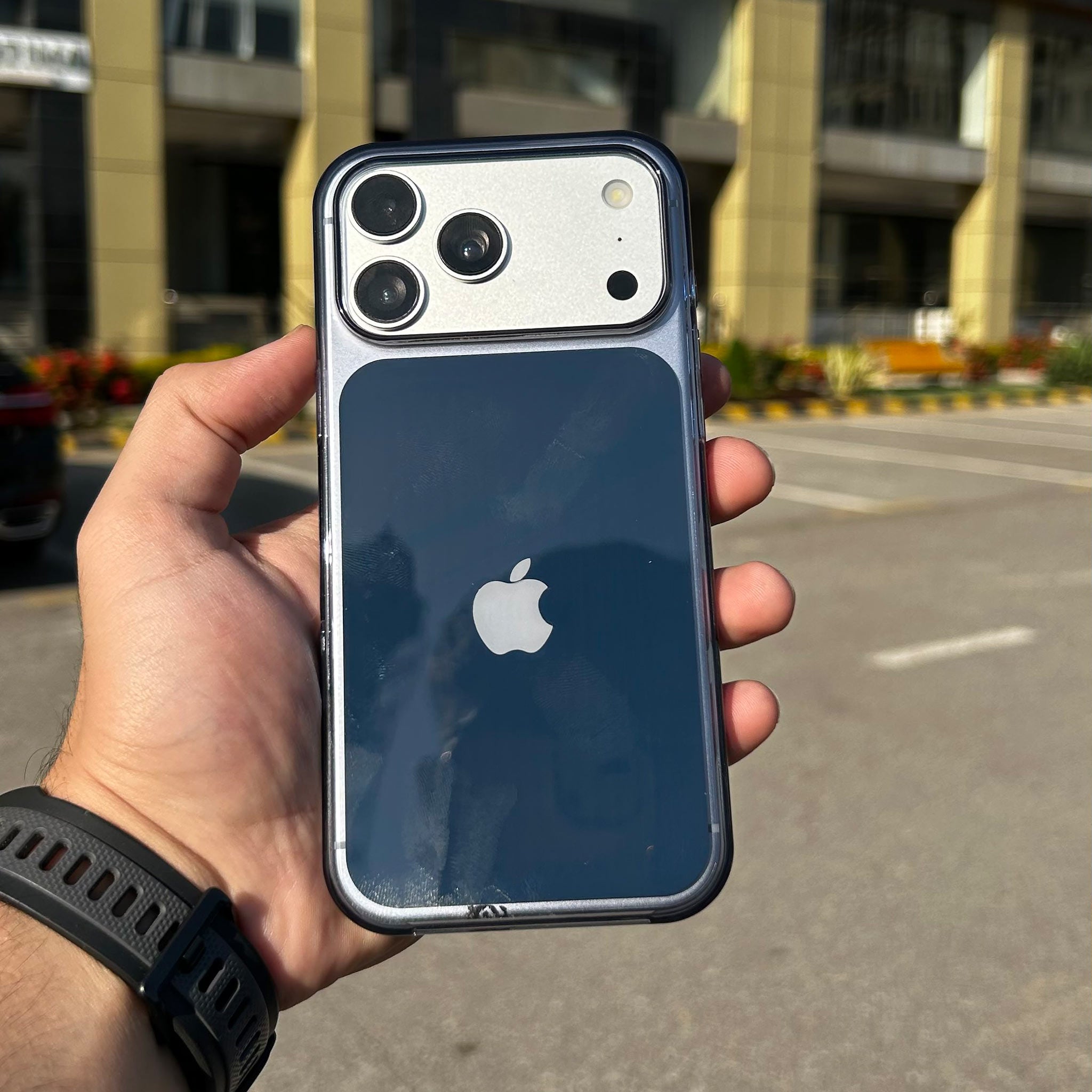 Apple Clear Case With Magsafe