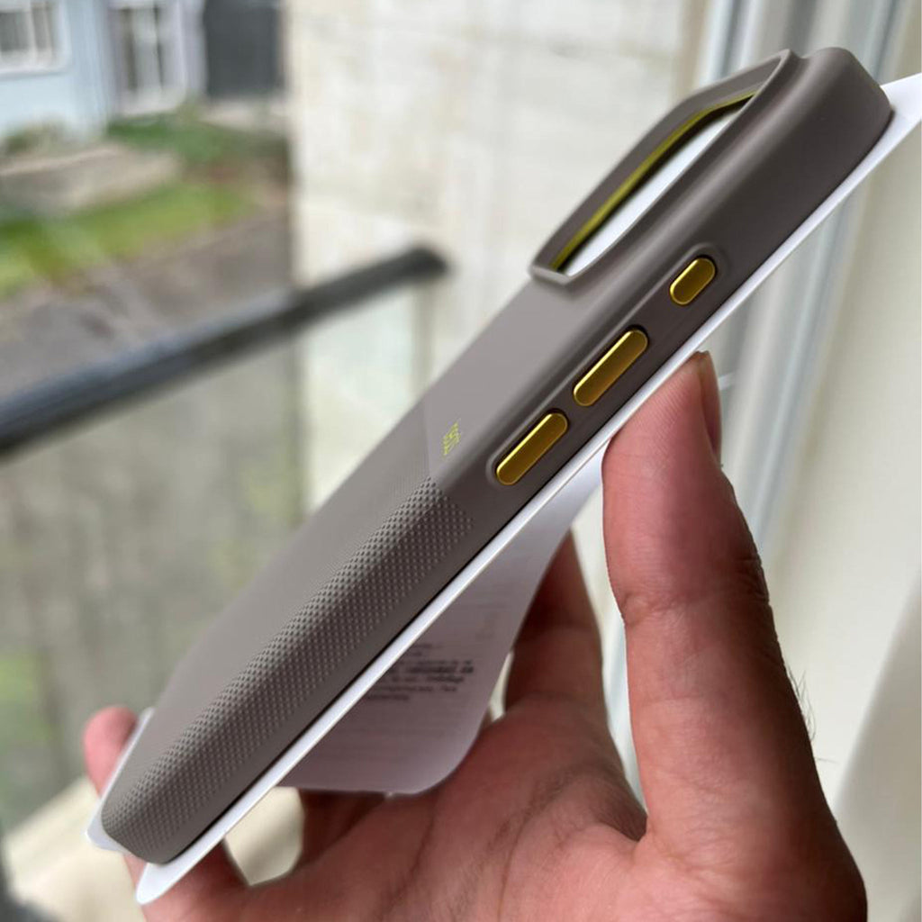 Apple Beats MagSafe Case