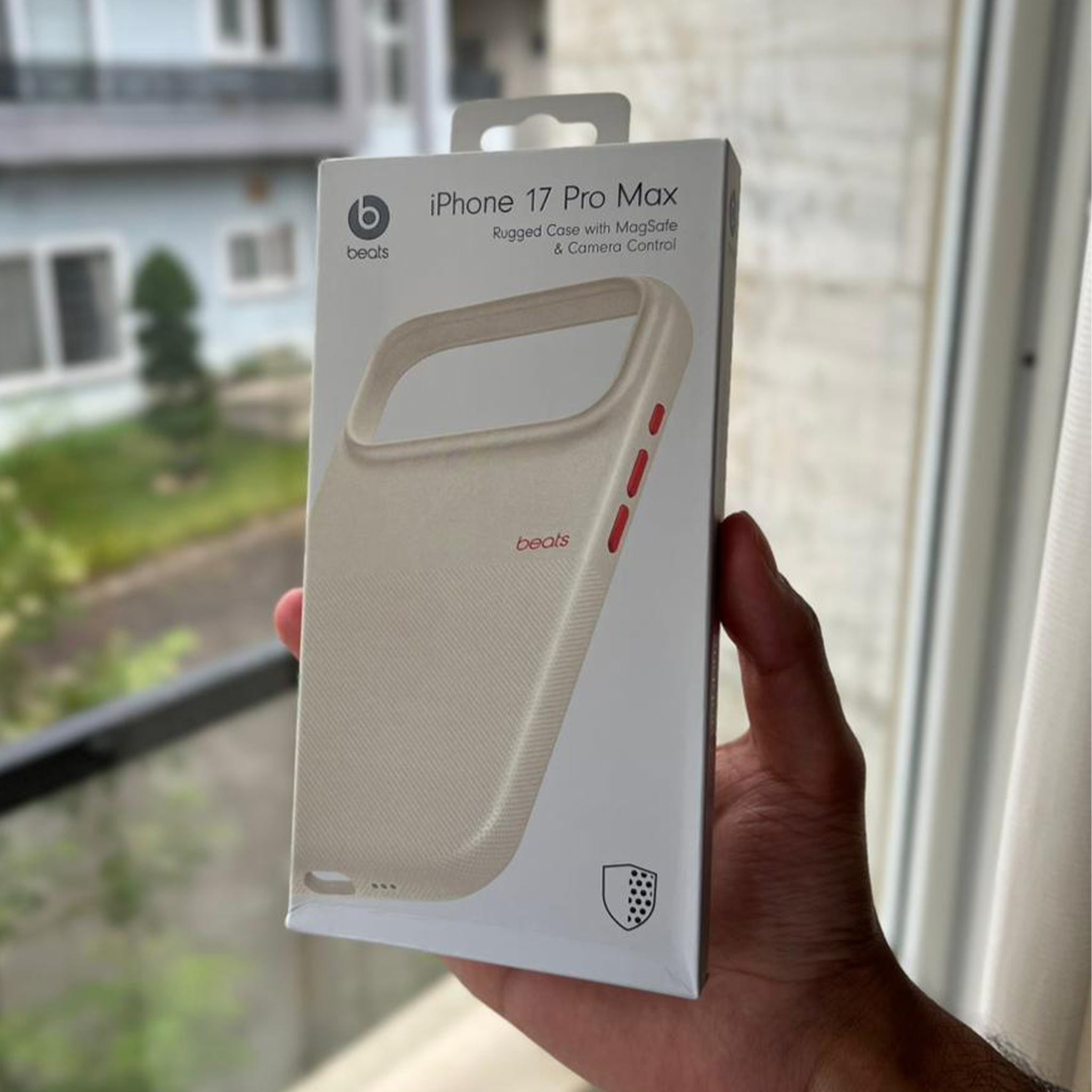 Apple Beats MagSafe Case