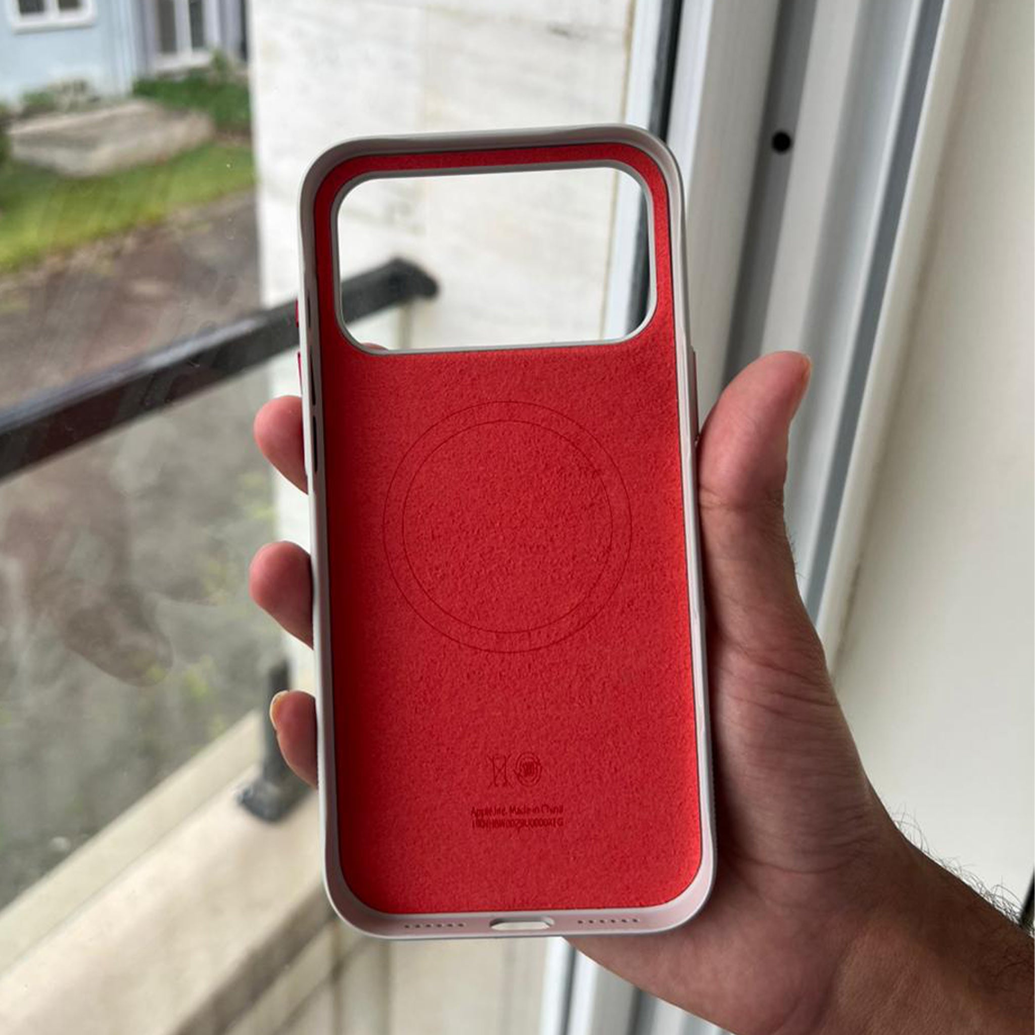 Apple Beats MagSafe Case