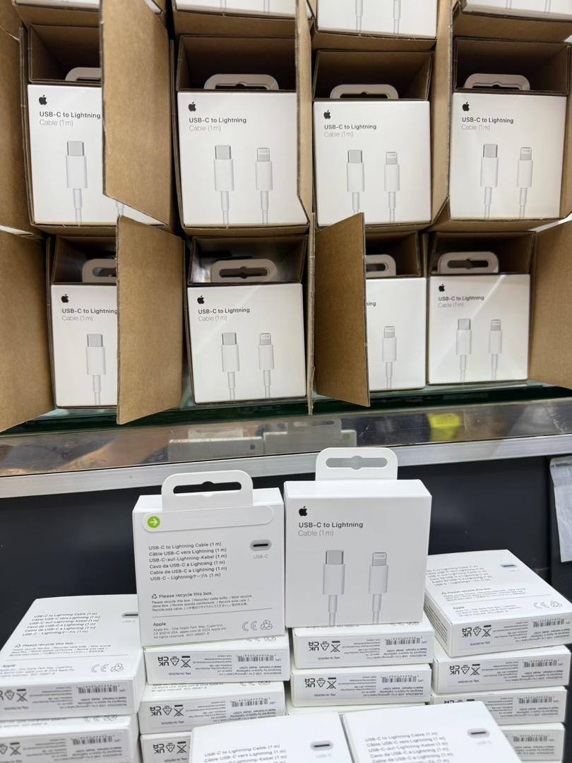 100% Orignal Apple USB C to Lightning Cable - MMOA3ZM/A