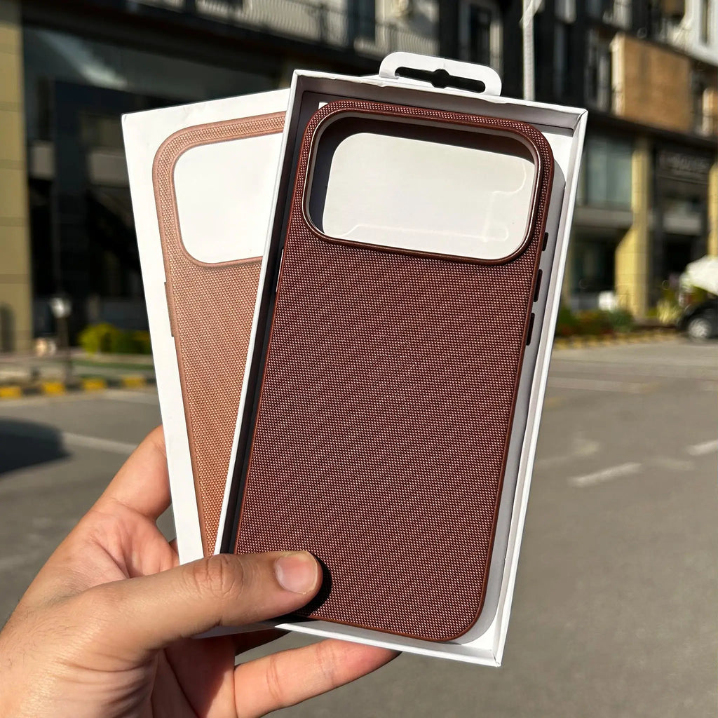 Apple TechWoven MagSafe Case iPhone 17 Pro Max – side view – iSmartHub Pakistan