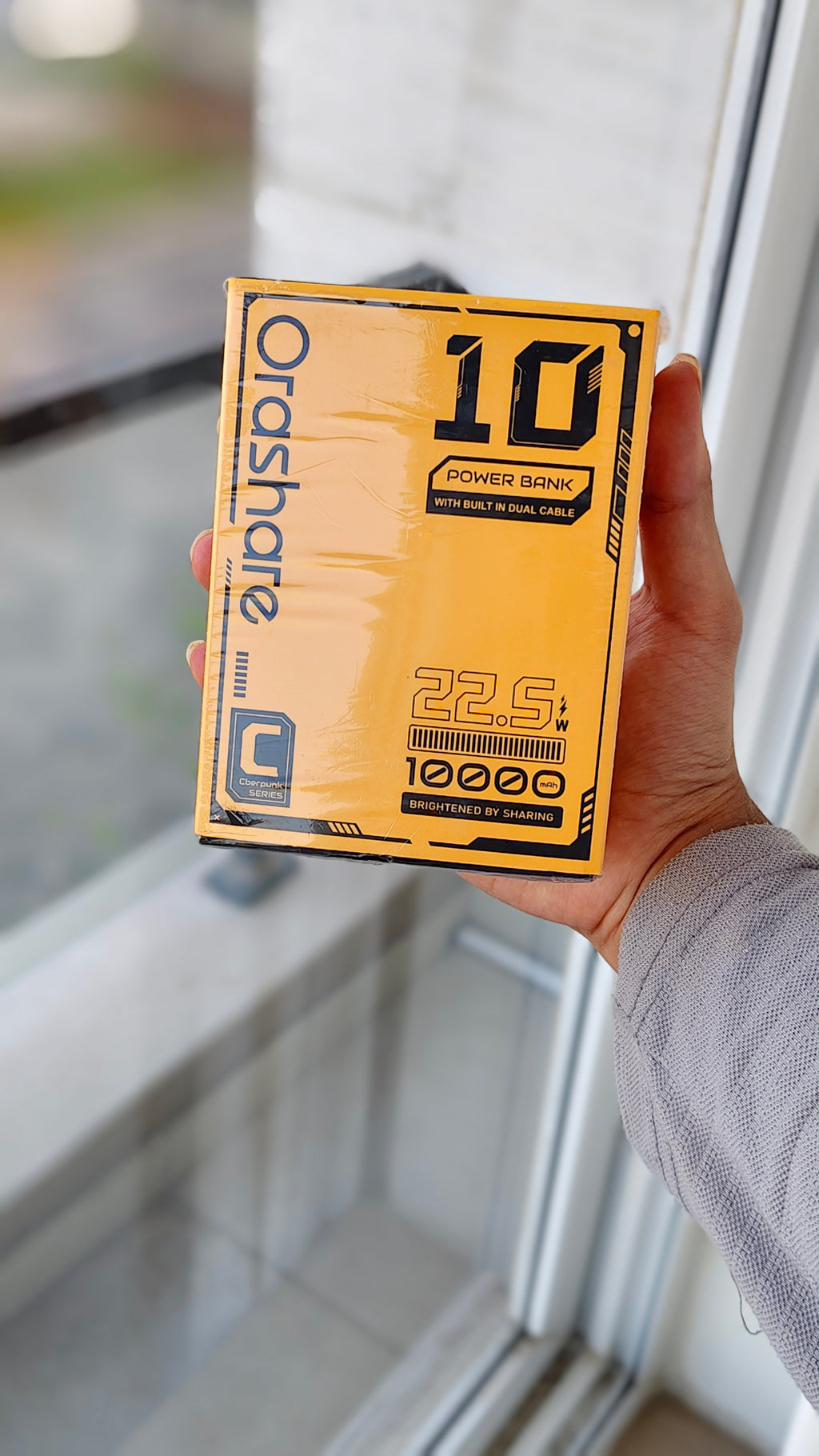 Orashare OT10CL Powerbank Built-in Cable 10000mAh Digital Display Transparent Mini Power Bank