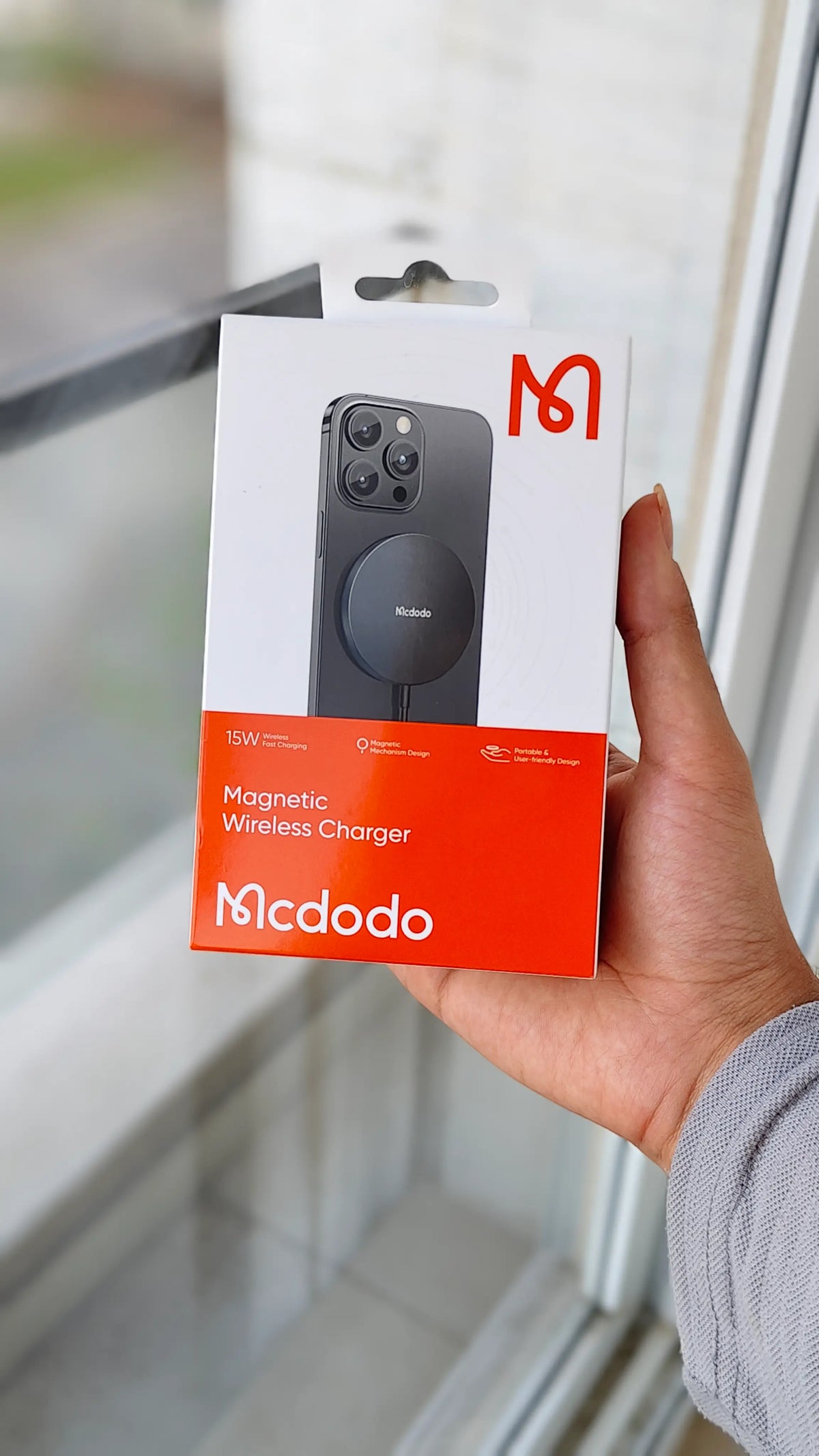 MCDODO Magnetic Wireless Charger USB-C – front view – iSmartHub Pakistan