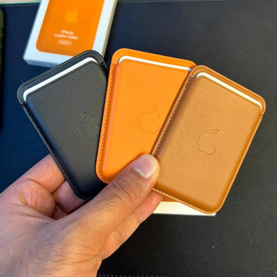 iPhone Leather Wallet with MagSafe IC Animation