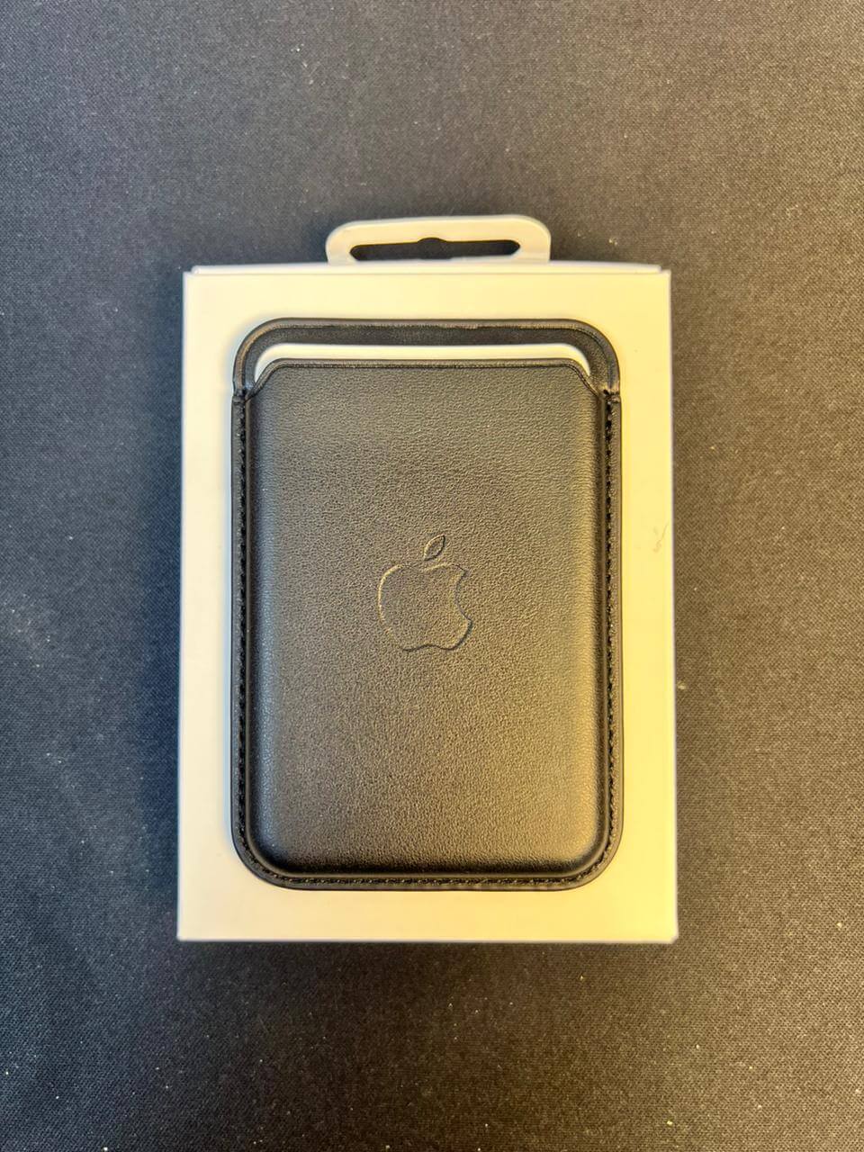 iPhone Leather Wallet with MagSafe IC Animation