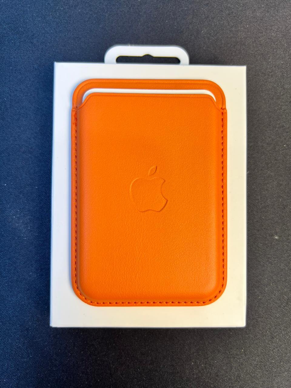 iPhone Leather Wallet with MagSafe IC Animation