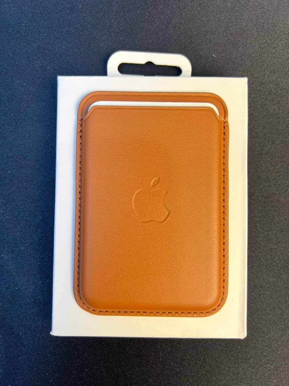 iPhone Leather Wallet with MagSafe IC Animation