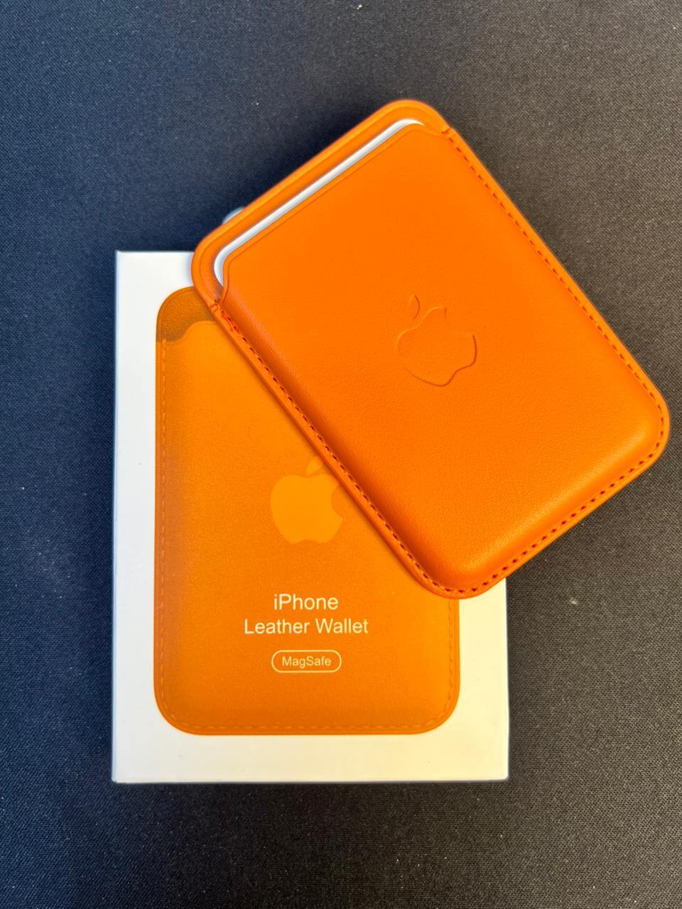 iPhone Leather Wallet with MagSafe IC Animation